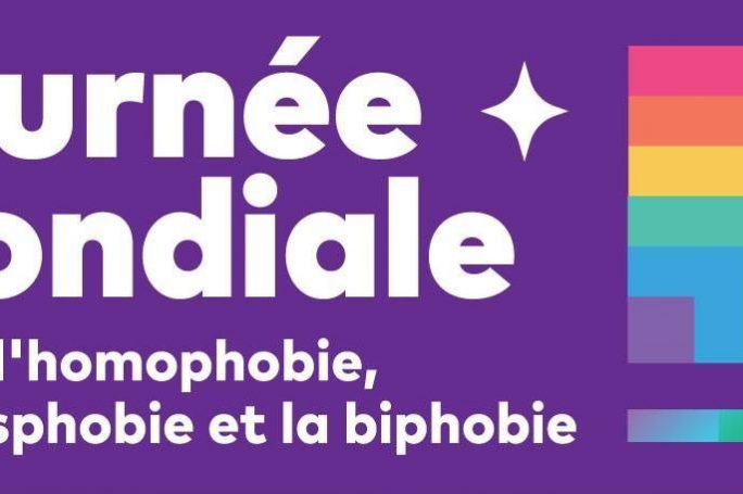 279837937_4987422131294569_8118071717010613096_n Affiche avec écrit "Journée mondiale conitre l'homophobie la transphobie et la biphobie"